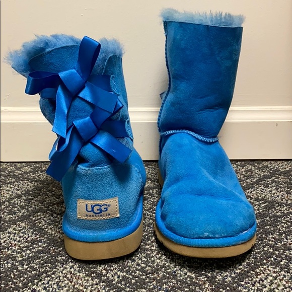 UGG Boots - Picture 2 of 4